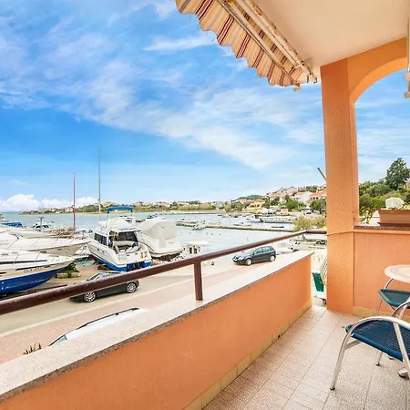 Guest house Apartments Lucica 3119