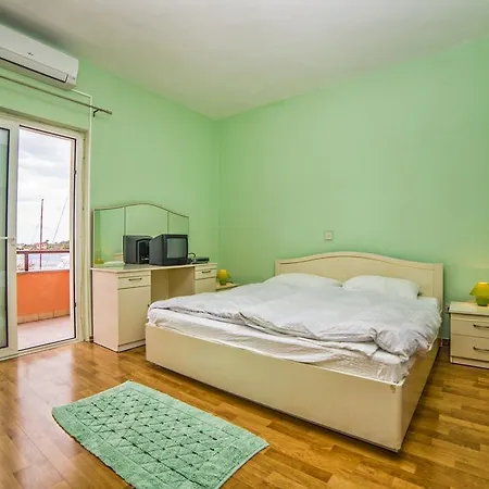 Apartments Lucica 3119