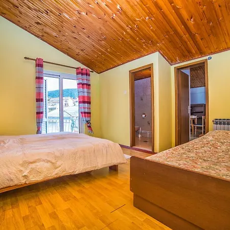 Guest house Apartments Lucica 3119 Rab Town