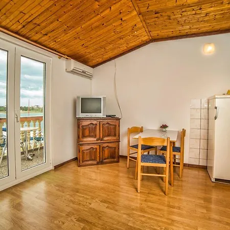 Apartments Lucica 3119 Guest house