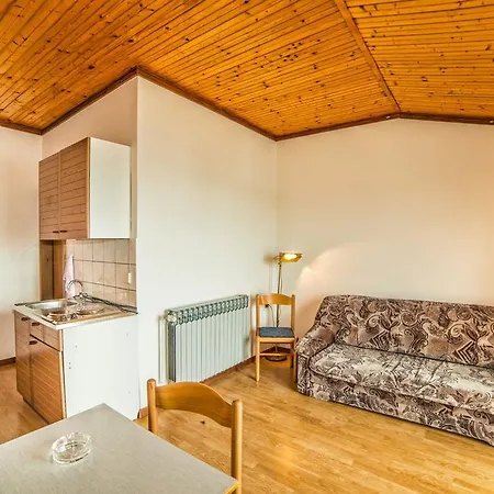 Apartments Lucica 3119 Rab Town