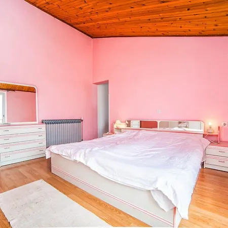 Guest house Apartments Lucica 3119 Rab Town